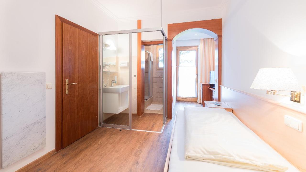 Golf-Tennis-Wellnesshotel Mori Sankt Kanzian am Klopeiner See Eksteriør bilde